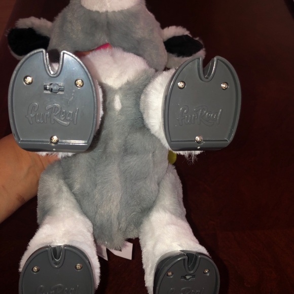 Furreal Daisy the yoga goat - Picture 8 of 11